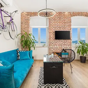 Vintasio Apartment
