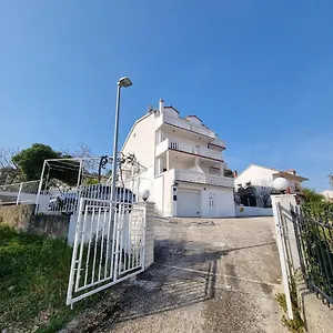 https://villa-nena-in-central-dalmatia.splithotels.org