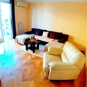 Amarena Apartment